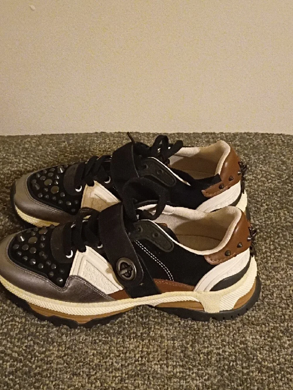 Coach C143 Studded Runner Sneakers in Black, Silver & Tan Size 7